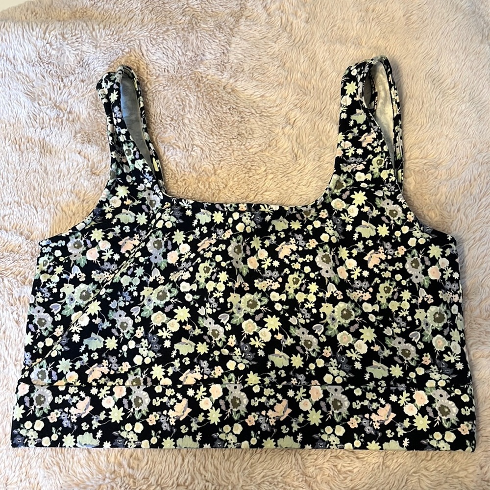 EUC LOFT Sports Bra Size Medium